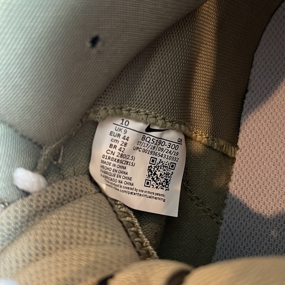 Men’s dusty olive Nike sneakers size10 - Picture 4 of 7